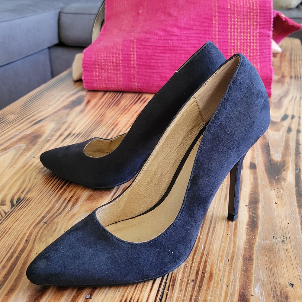 Chic Black Suede Heels